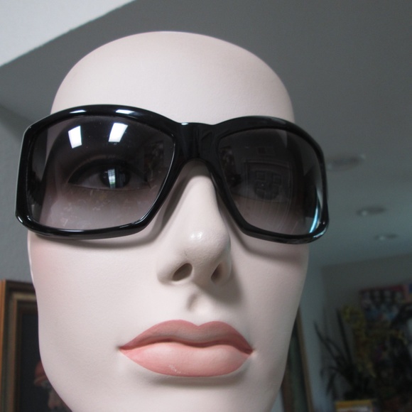 Versace women's sunglasses - Picture 6 of 16